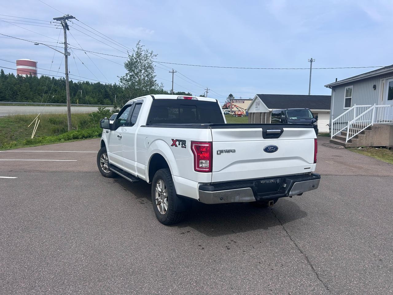 2016 Ford F-150 XLT SUPERCAB 4WD Photo3
