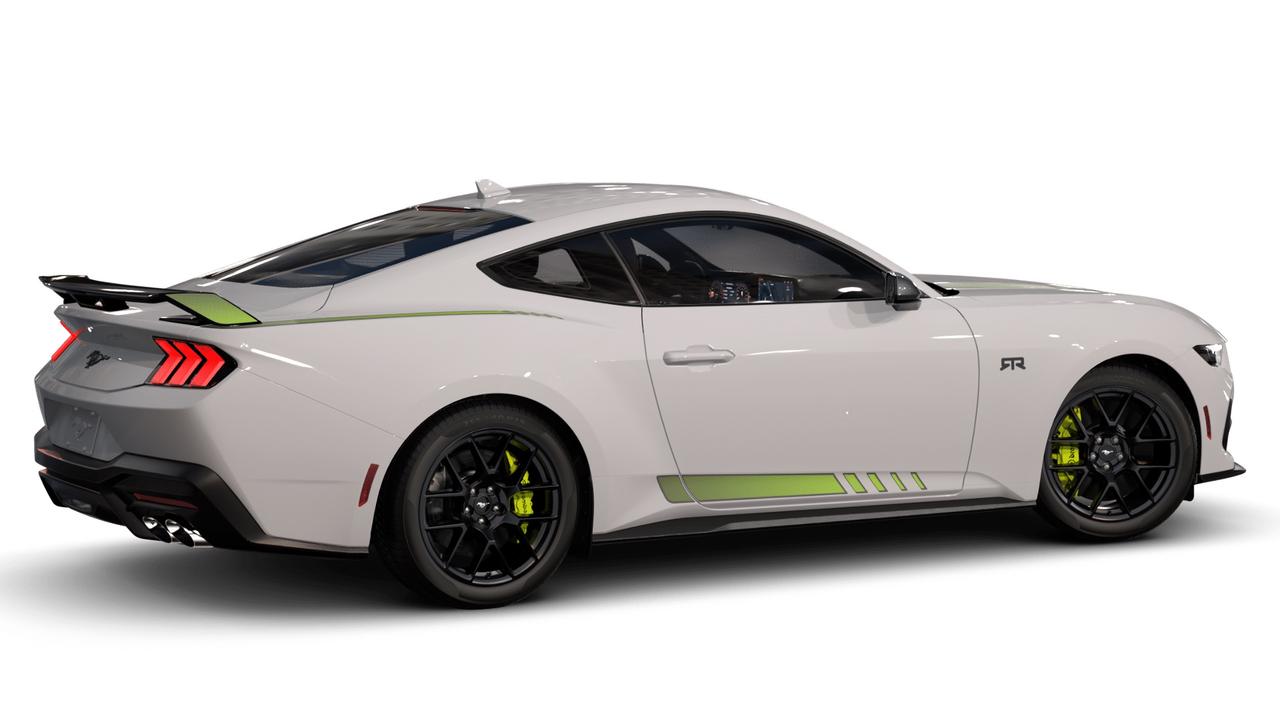 2026 Ford Mustang EcoBoost Premium Fastback Photo2