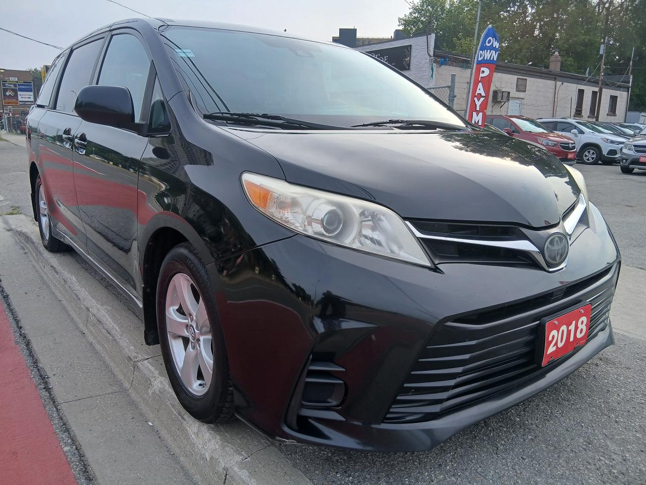 Used 2018 Toyota Sienna LE-EXTRA CLEAN-8 SEATS-BK UP CAM-2 YEARS WARRANTY for sale in Scarborough, ON