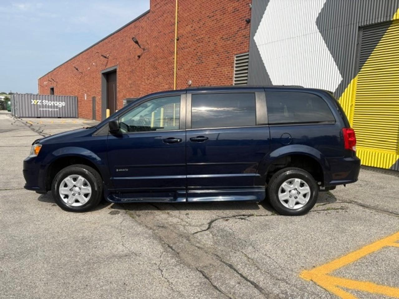 2013 Dodge Grand Caravan SAVARIA WHEEL CHAIR ACCESSIBLE-REAR CAMERA-TV/DVD Photo3