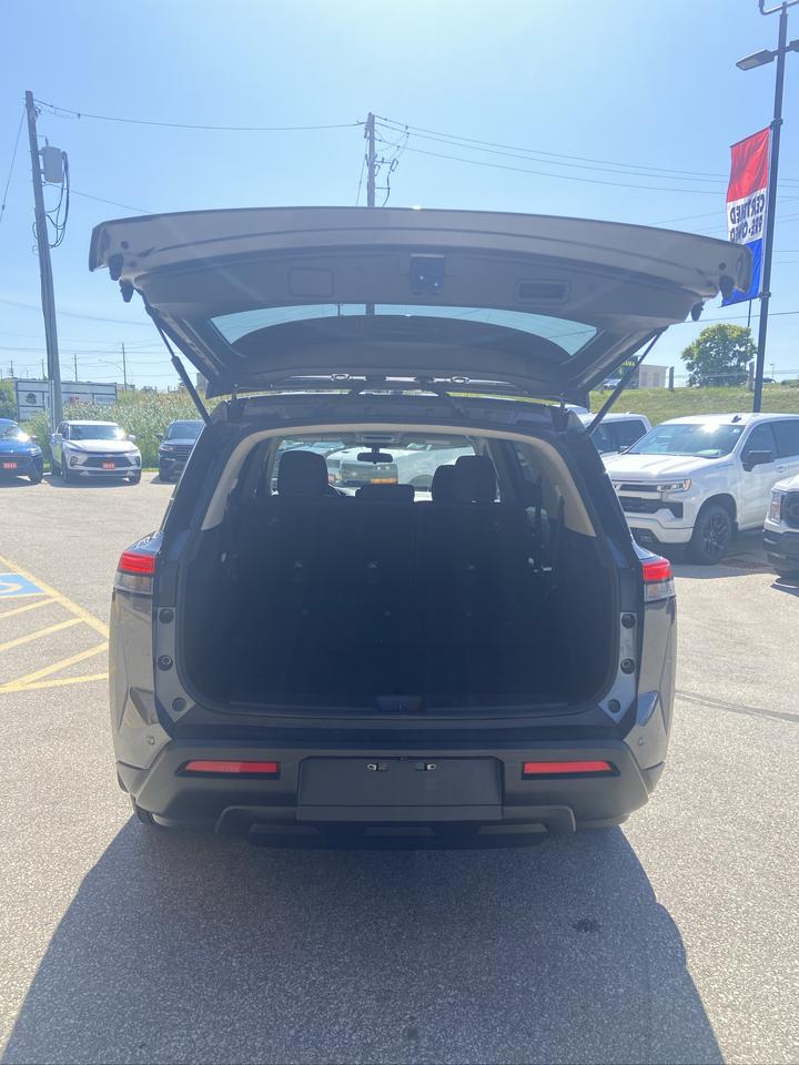 2024 Nissan Pathfinder S 4WD Photo1