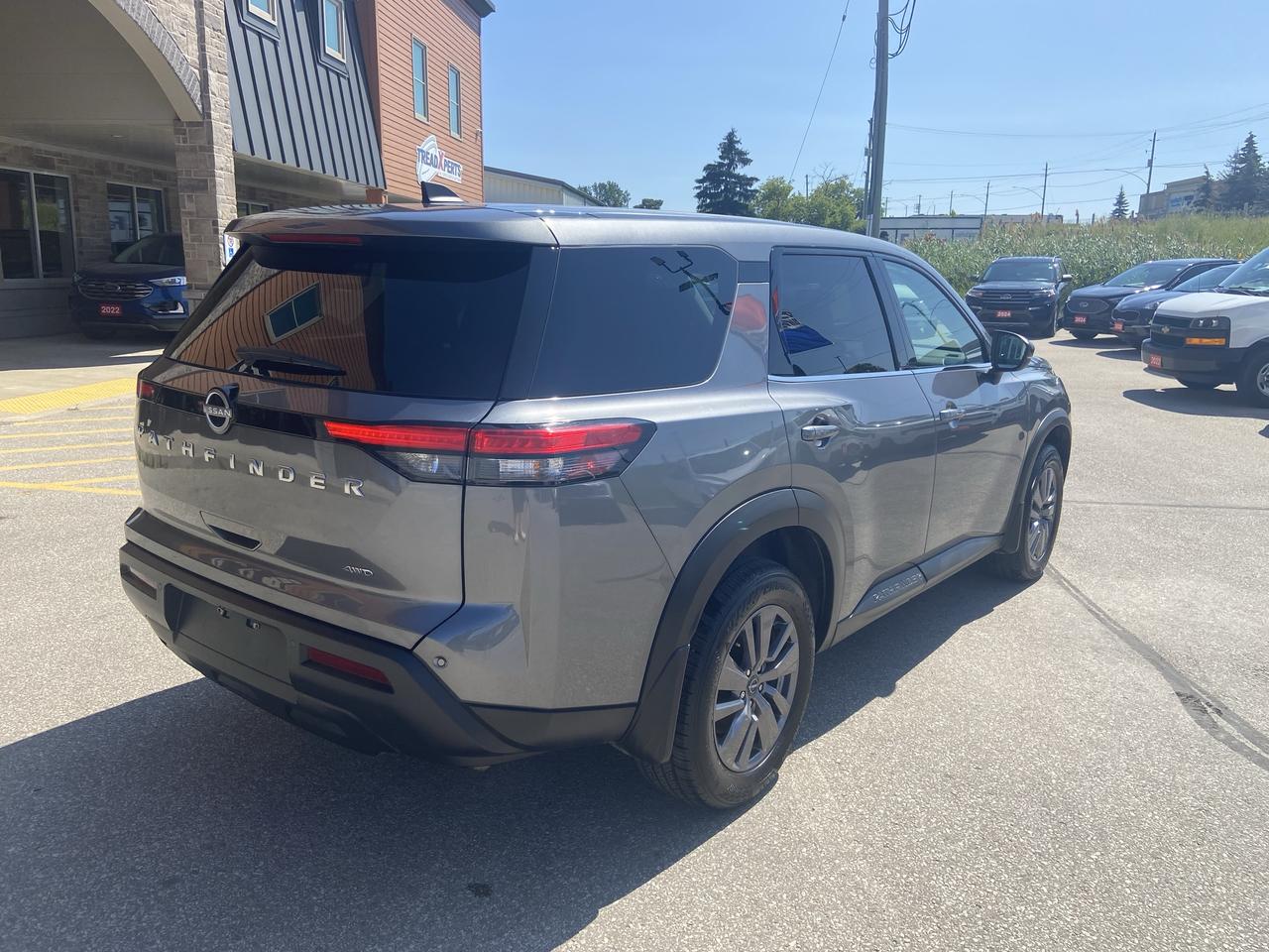 2024 Nissan Pathfinder S 4WD Photo