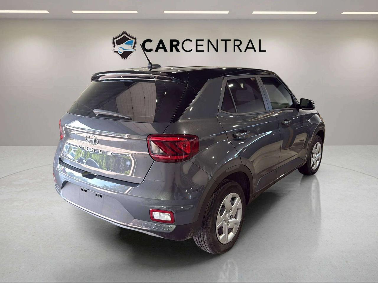 2023 Hyundai Venue ESSENTIAL | CLEAN CARFAX | 1 OWNER | CARPLAY Photo