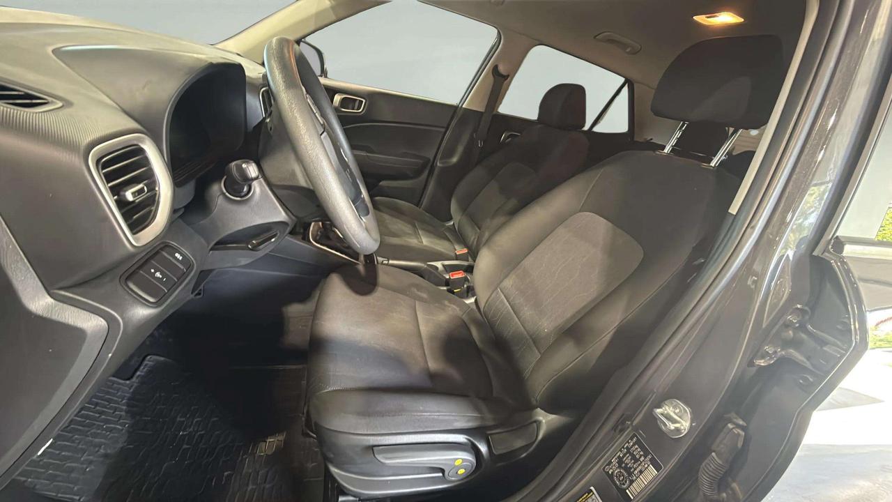 2023 Hyundai Venue ESSENTIAL | CLEAN CARFAX | 1 OWNER | CARPLAY Photo