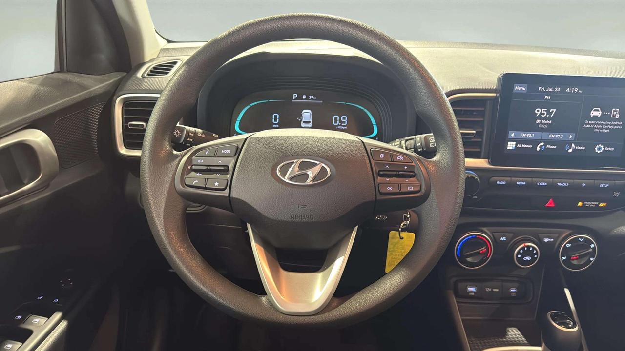 2023 Hyundai Venue ESSENTIAL | CLEAN CARFAX | 1 OWNER | CARPLAY Photo