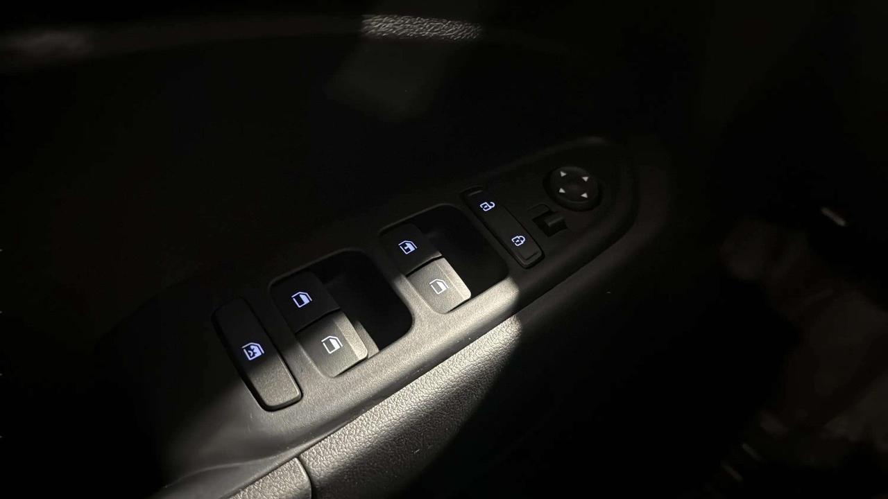 2023 Hyundai Venue ESSENTIAL | CLEAN CARFAX | 1 OWNER | CARPLAY Photo