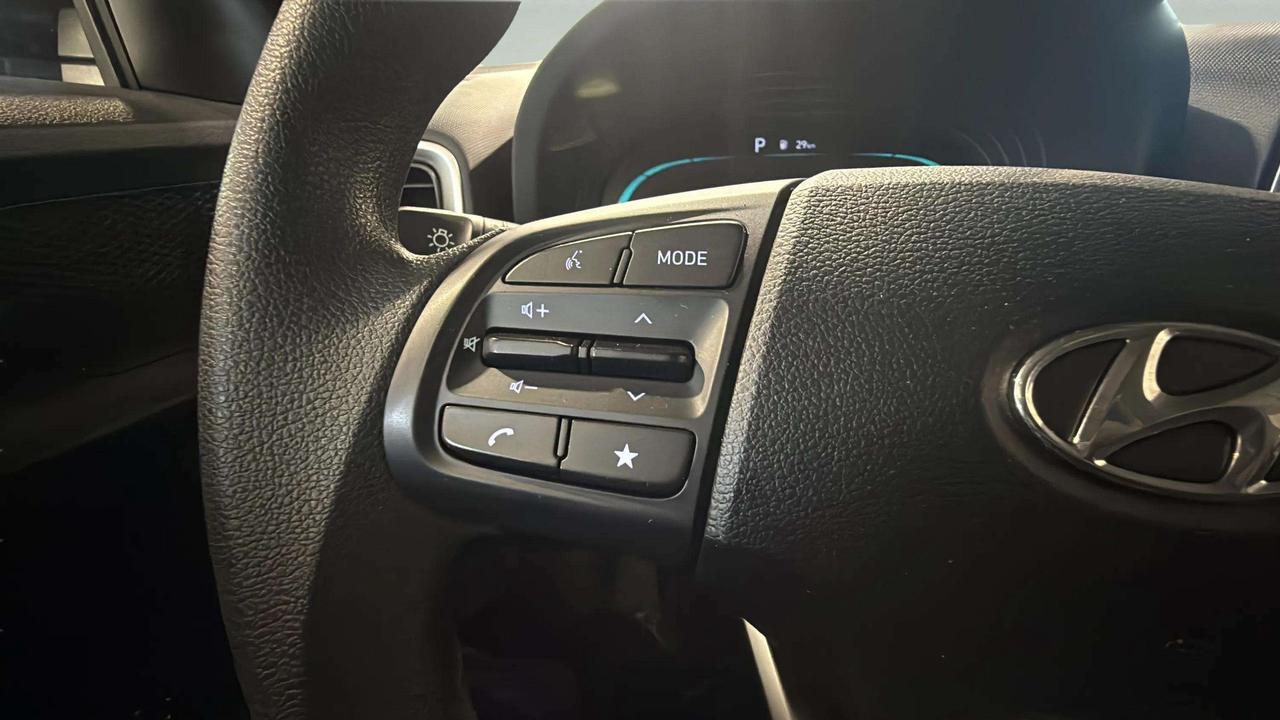 2023 Hyundai Venue ESSENTIAL | CLEAN CARFAX | 1 OWNER | CARPLAY Photo