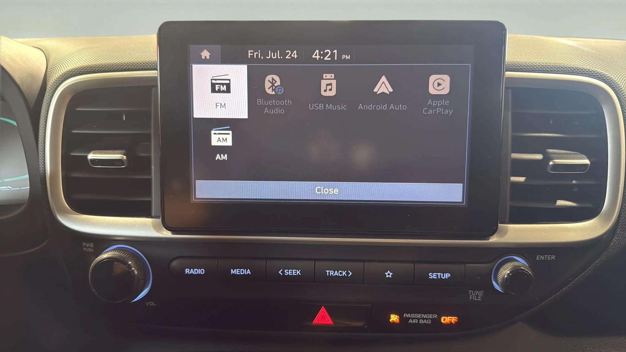 2023 Hyundai Venue ESSENTIAL | CLEAN CARFAX | 1 OWNER | CARPLAY Photo