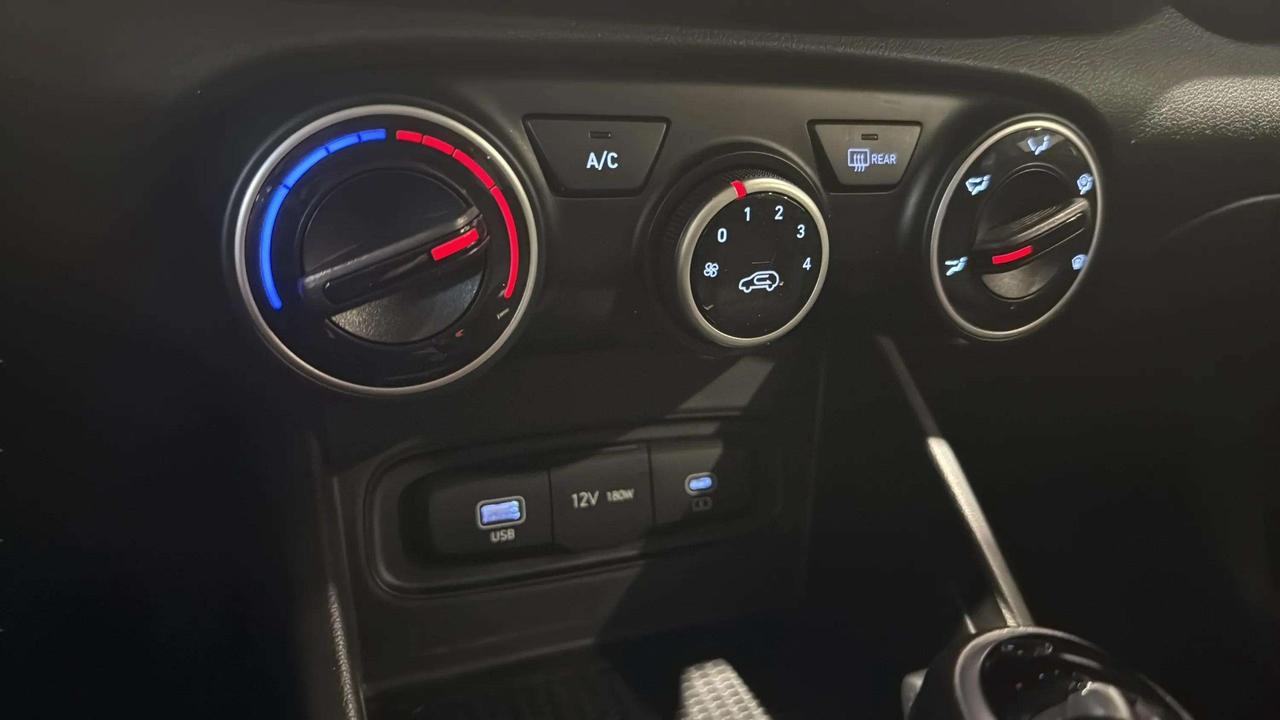 2023 Hyundai Venue ESSENTIAL | CLEAN CARFAX | 1 OWNER | CARPLAY Photo