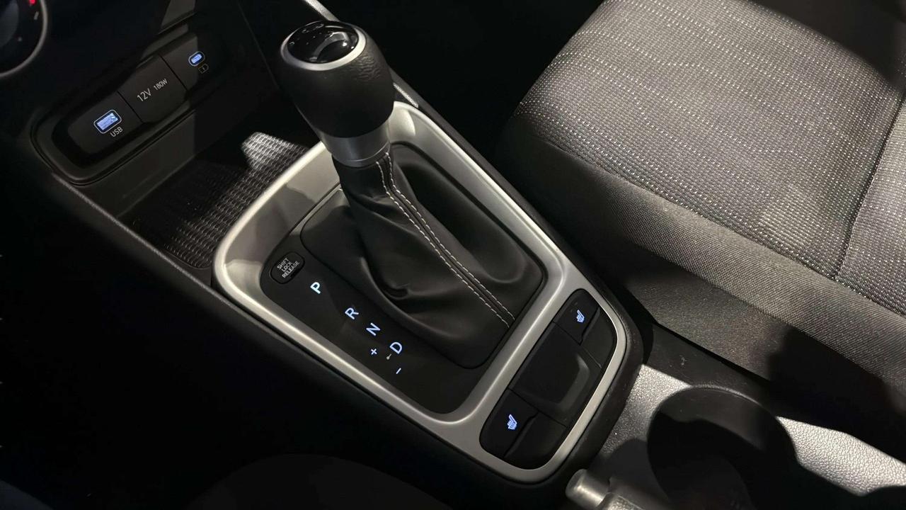 2023 Hyundai Venue ESSENTIAL | CLEAN CARFAX | 1 OWNER | CARPLAY Photo