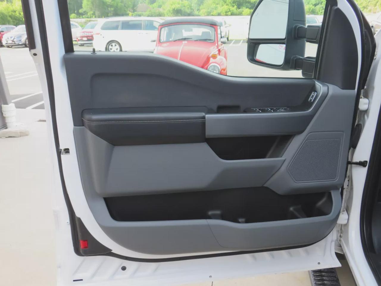 2022 Ford F-150 XLT | 4x4 | Equipment Group 300A | 5L V8 | Power Tailgate Lock |   Automatic | Alloy Wheels | Heated Power Mirrors | Air Conditioning | Navigation | Touchscreen Display | Android Auto & Apple CarPlay | USB-C Ports | Back-Up Camera | Cruise Control | Dynam Photo