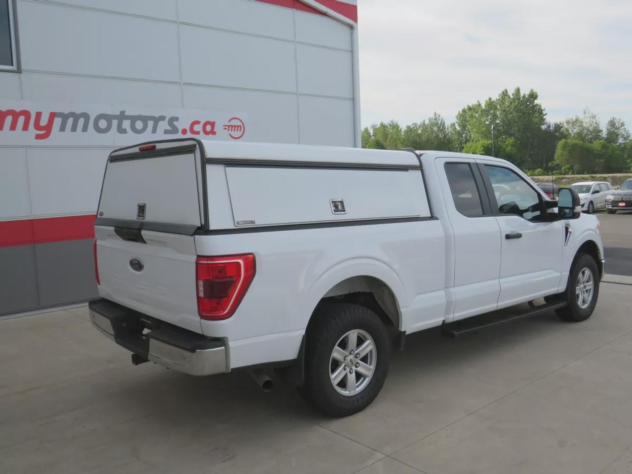 2022 Ford F-150 XLT | 4x4 | Equipment Group 300A | 5L V8 | Power Tailgate Lock |   Automatic | Alloy Wheels | Heated Power Mirrors | Air Conditioning | Navigation | Touchscreen Display | Android Auto & Apple CarPlay | USB-C Ports | Back-Up Camera | Cruise Control | Dynam Photo