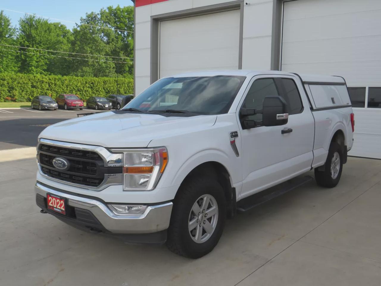 2022 Ford F-150 XLT | 4x4 | Equipment Group 300A | 5L V8 | Power Tailgate Lock |   Automatic | Alloy Wheels | Heated Power Mirrors | Air Conditioning | Navigation | Touchscreen Display | Android Auto & Apple CarPlay | USB-C Ports | Back-Up Camera | Cruise Control | Dynam Photo