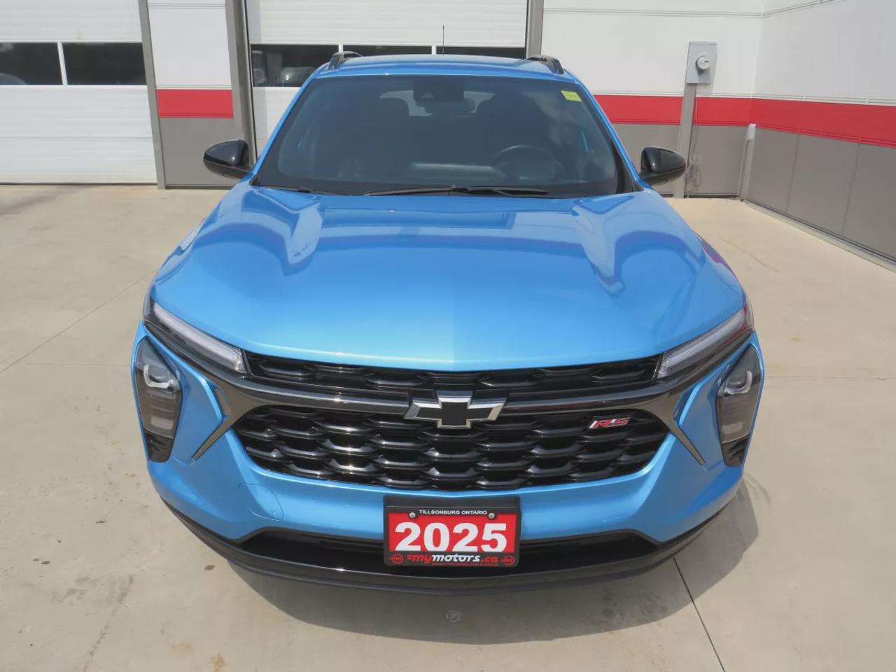 2025 Chevrolet Trax 2RS | FWD | Automatic | Alloy Wheels | Heated Seats | Heated Steering Wheel | Power Driver Seat | Climate Control | Touchscreen Display | Digital Driver Display | Android Auto & Apple CarPlay | USB-C Ports | Remote Start | Back-Up Camera | Adaptive Cruise Photo