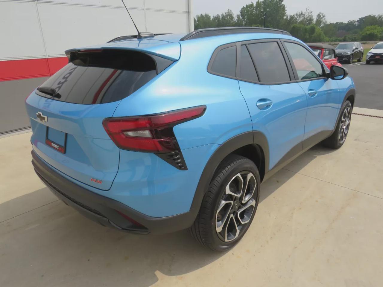 2025 Chevrolet Trax 2RS | FWD | Automatic | Alloy Wheels | Heated Seats | Heated Steering Wheel | Power Driver Seat | Climate Control | Touchscreen Display | Digital Driver Display | Android Auto & Apple CarPlay | USB-C Ports | Remote Start | Back-Up Camera | Adaptive Cruise Photo