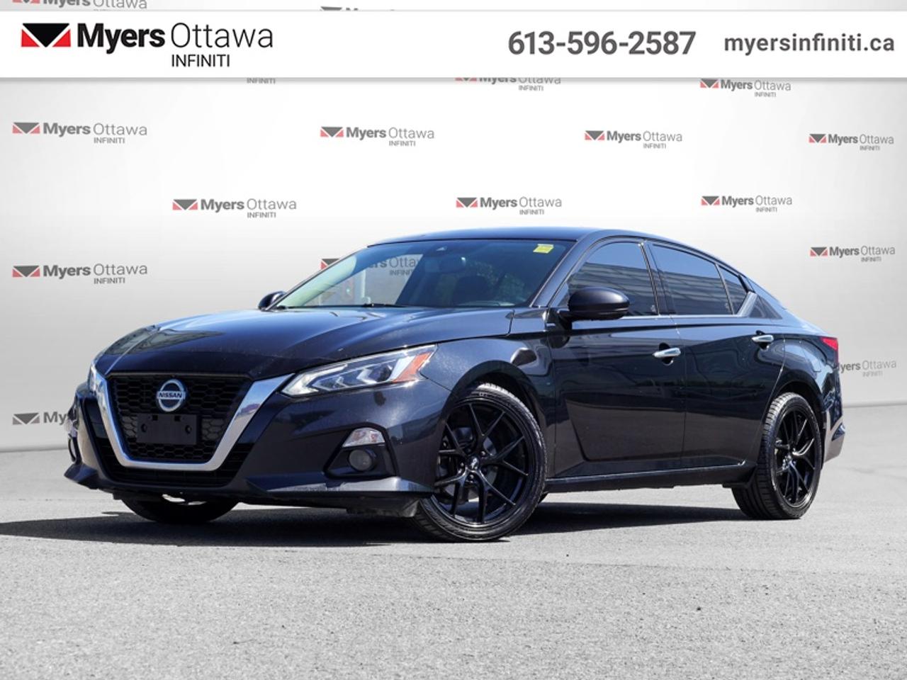 2019 Nissan Altima Platinum  Sunroof, AWD, ON. Safety Inc. Photo0