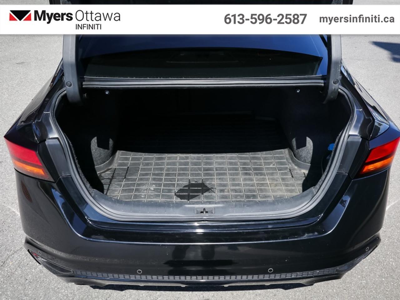 2019 Nissan Altima Platinum  Sunroof, AWD, ON. Safety Inc. Photo