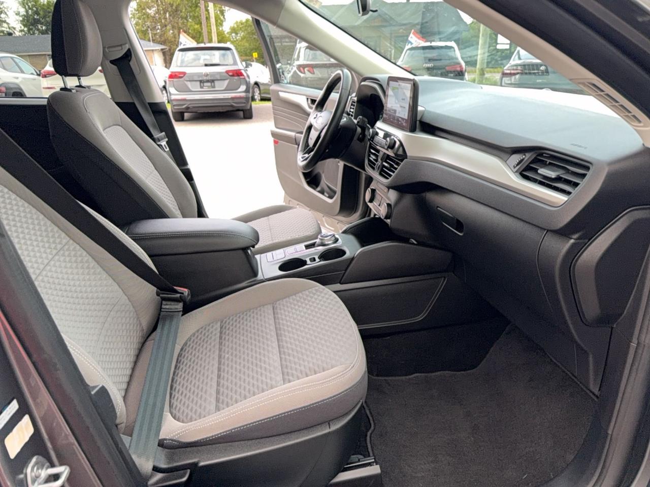2022 Ford Escape SE PLUG-IN HYBRID - PWR GROUP - FUEL MISER - ALLOY Photo