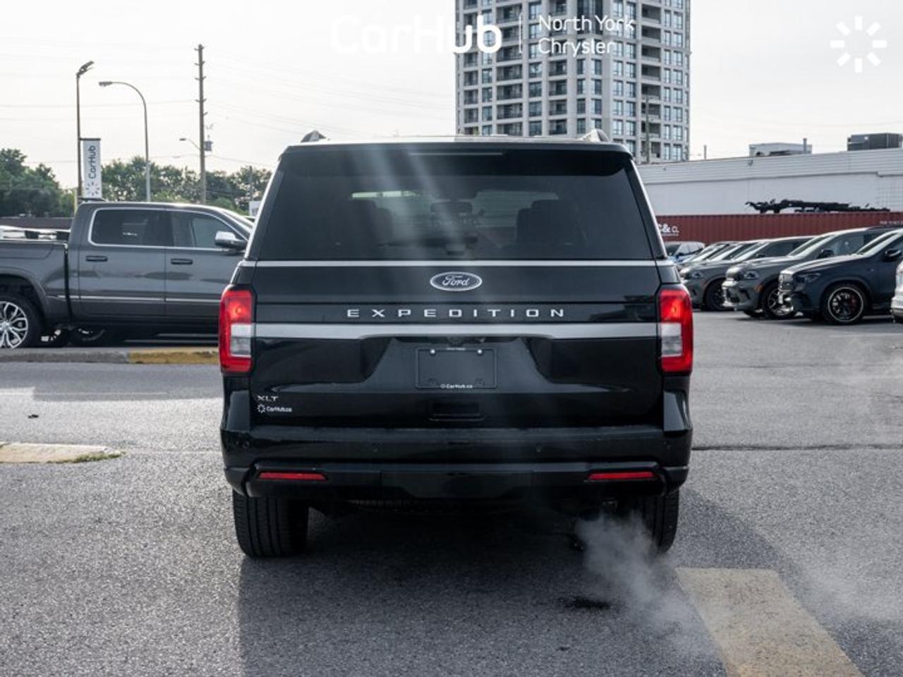 2022 Ford Expedition XLT 3.5L EcoBoost V6 Panoramic Roof | Navigation & 3-Row Seating Photo