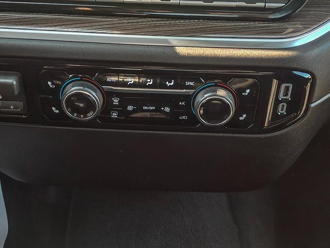 2026 Chevrolet Silverado 1500 LT Crew 4X4 | Heated Wheel + Seats | Power Seat | CarPlay + Android | Rear Cam | Alloy Wheels & More Photo