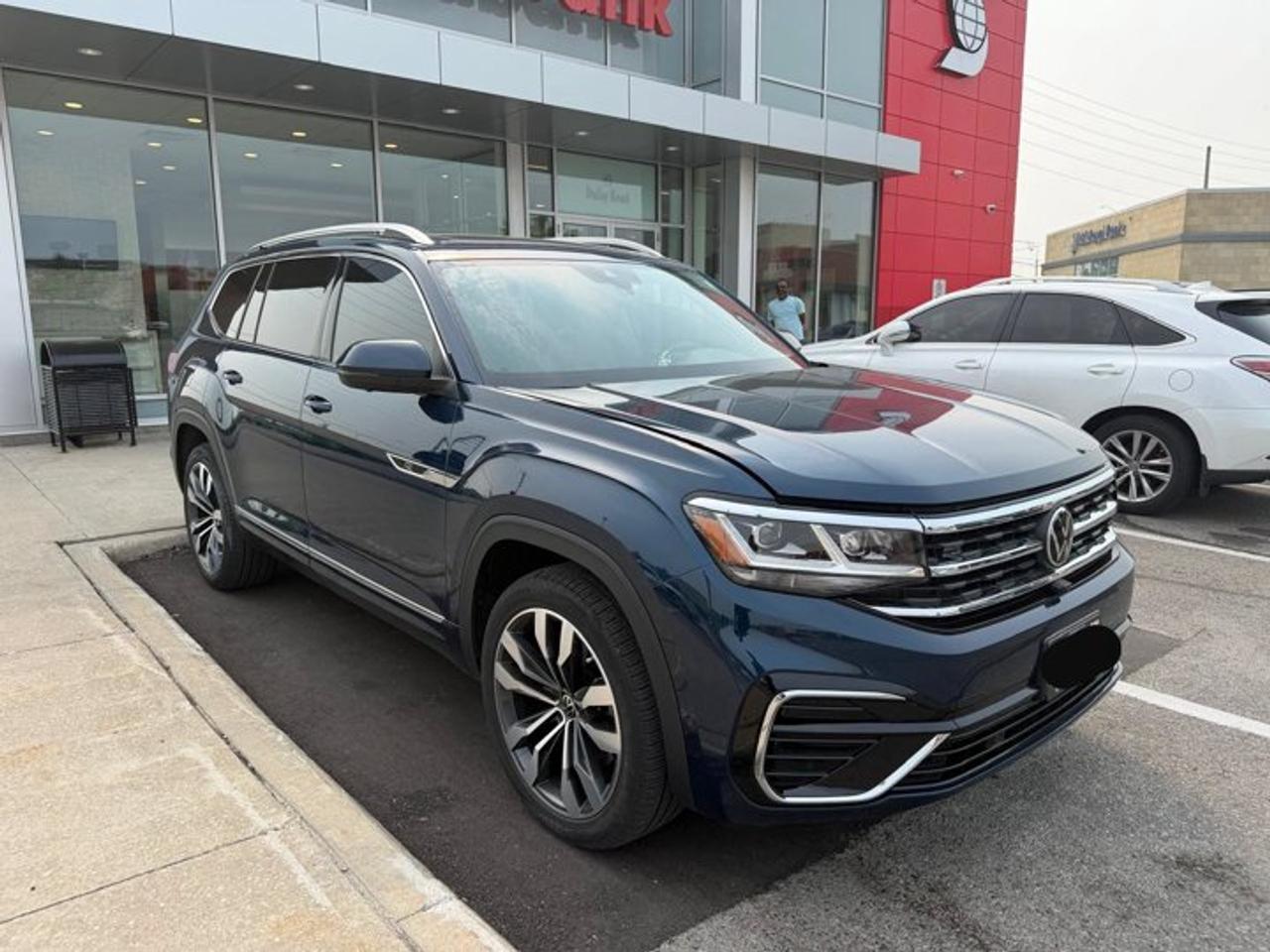 Used 2023 Volkswagen Atlas Execline R-Line V6 AWD | Leather | Pano Sunroof | Heated Seats + Steering | 360 Cam | and More ! for sale in Guelph, ON