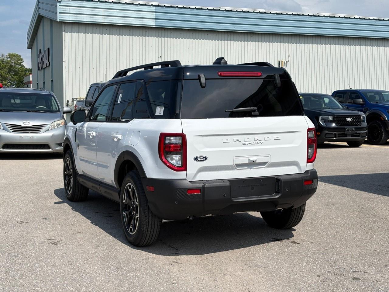 2026 Ford Bronco Sport Outer Banks 4x4 Photo
