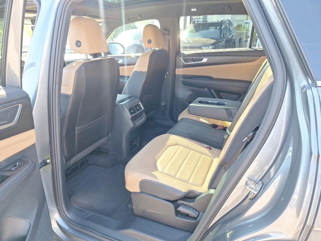 2024 Volkswagen Atlas Cross Sport 2.0 TSI Highline Photo