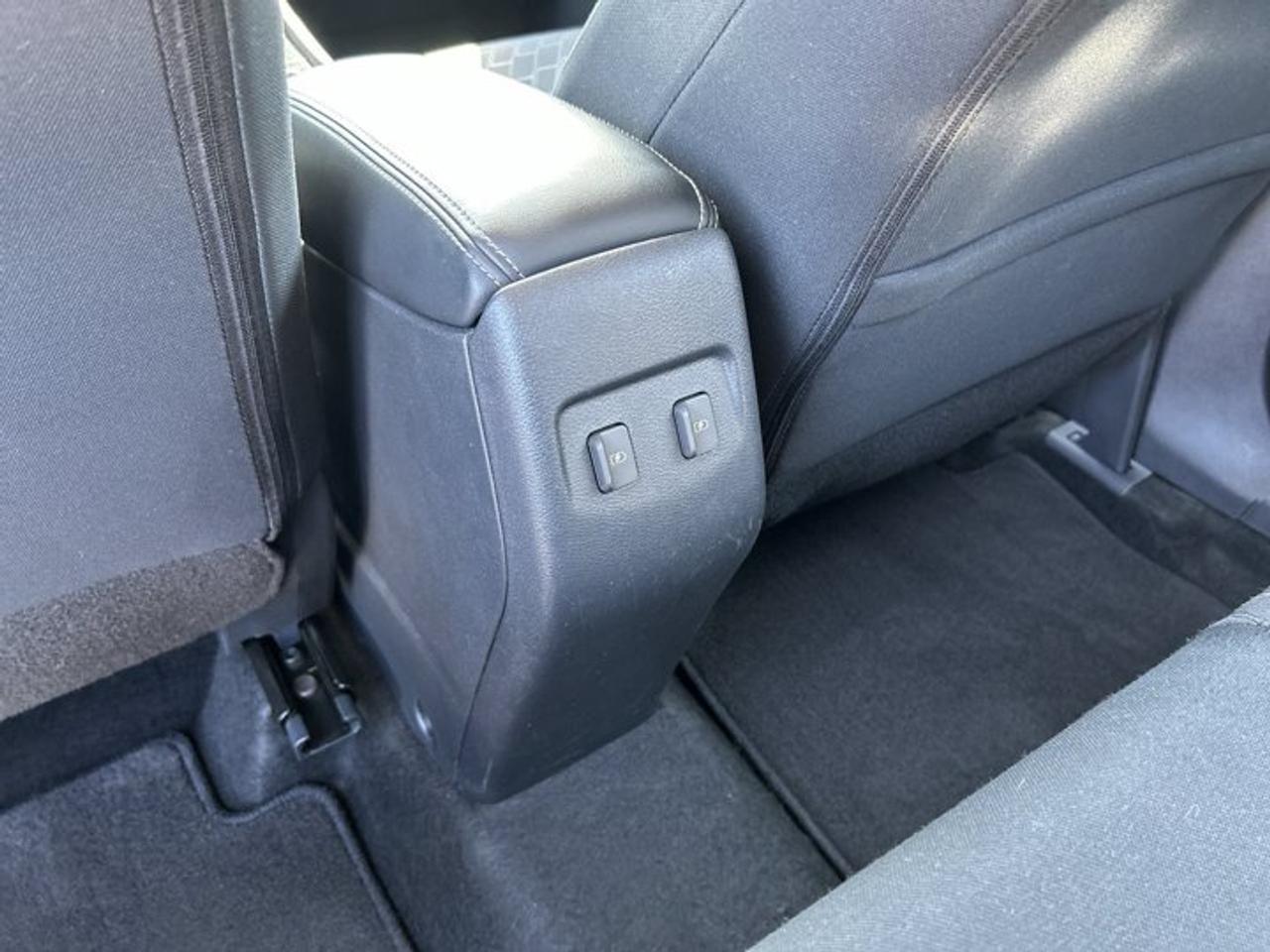 2025 Nissan Kicks Play SV FWD | No Accidents | Heated Steering Photo