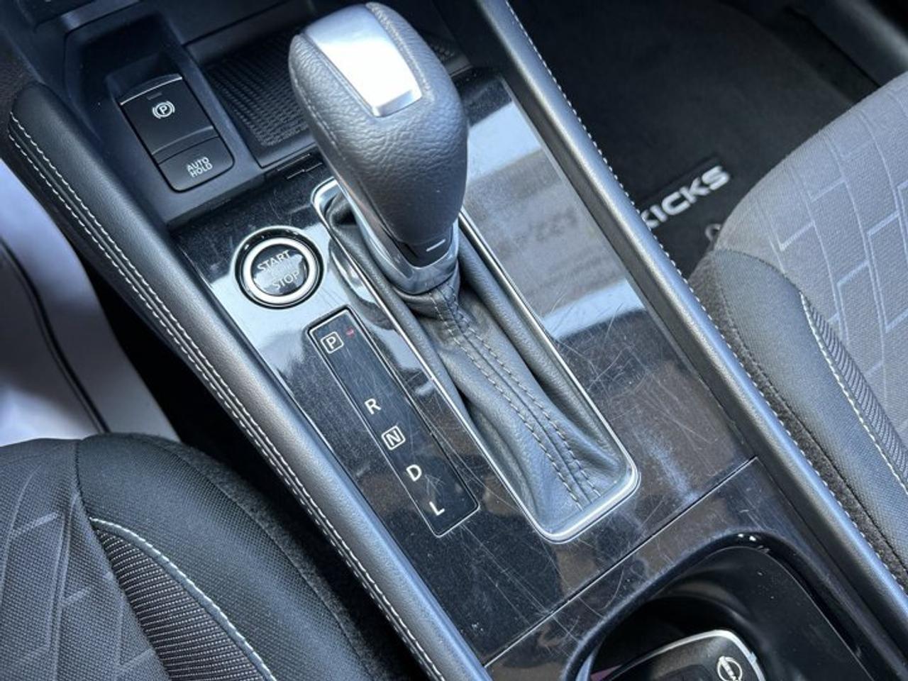 2025 Nissan Kicks Play SV FWD | No Accidents | Heated Steering Photo
