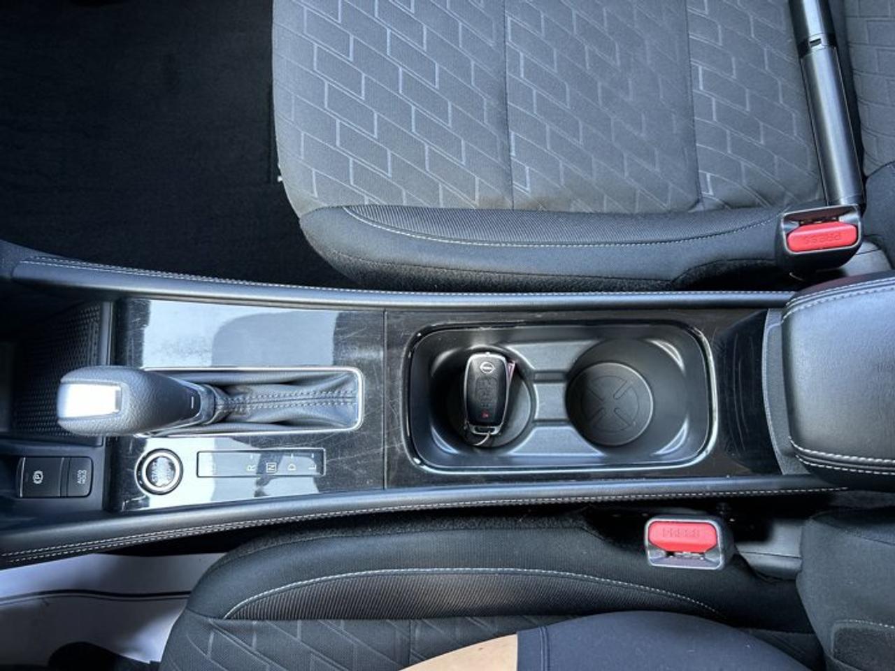 2025 Nissan Kicks Play SV FWD | No Accidents | Heated Steering Photo