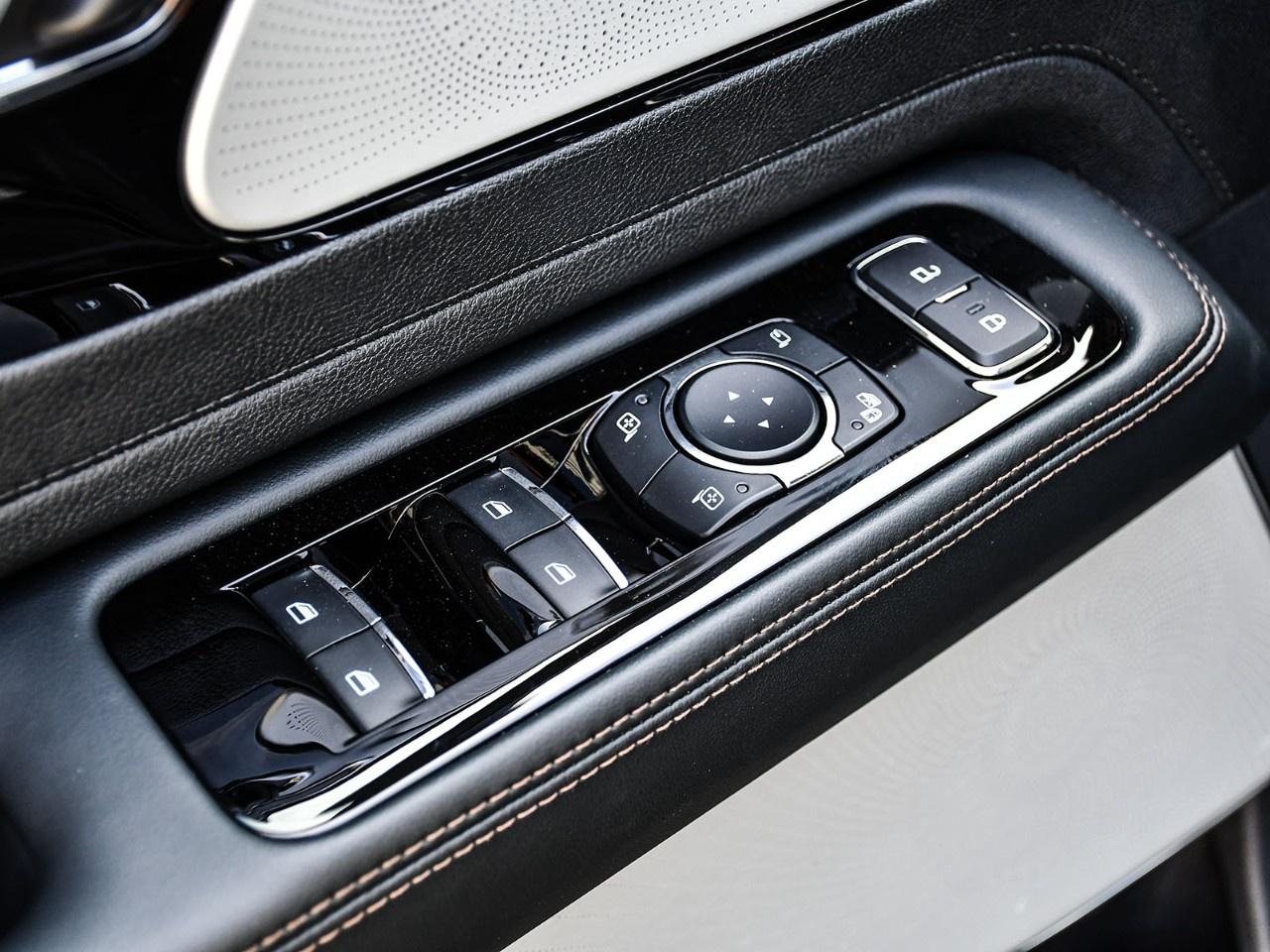 2026 Lincoln Aviator Reserve AWD Photo