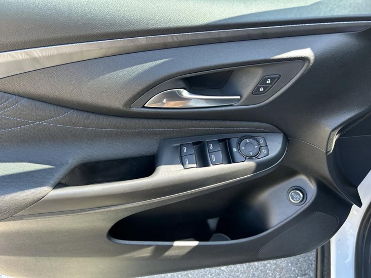 2024 Buick Envista ST FWD | One Owner | Leather Seats | Heated Steering Photo