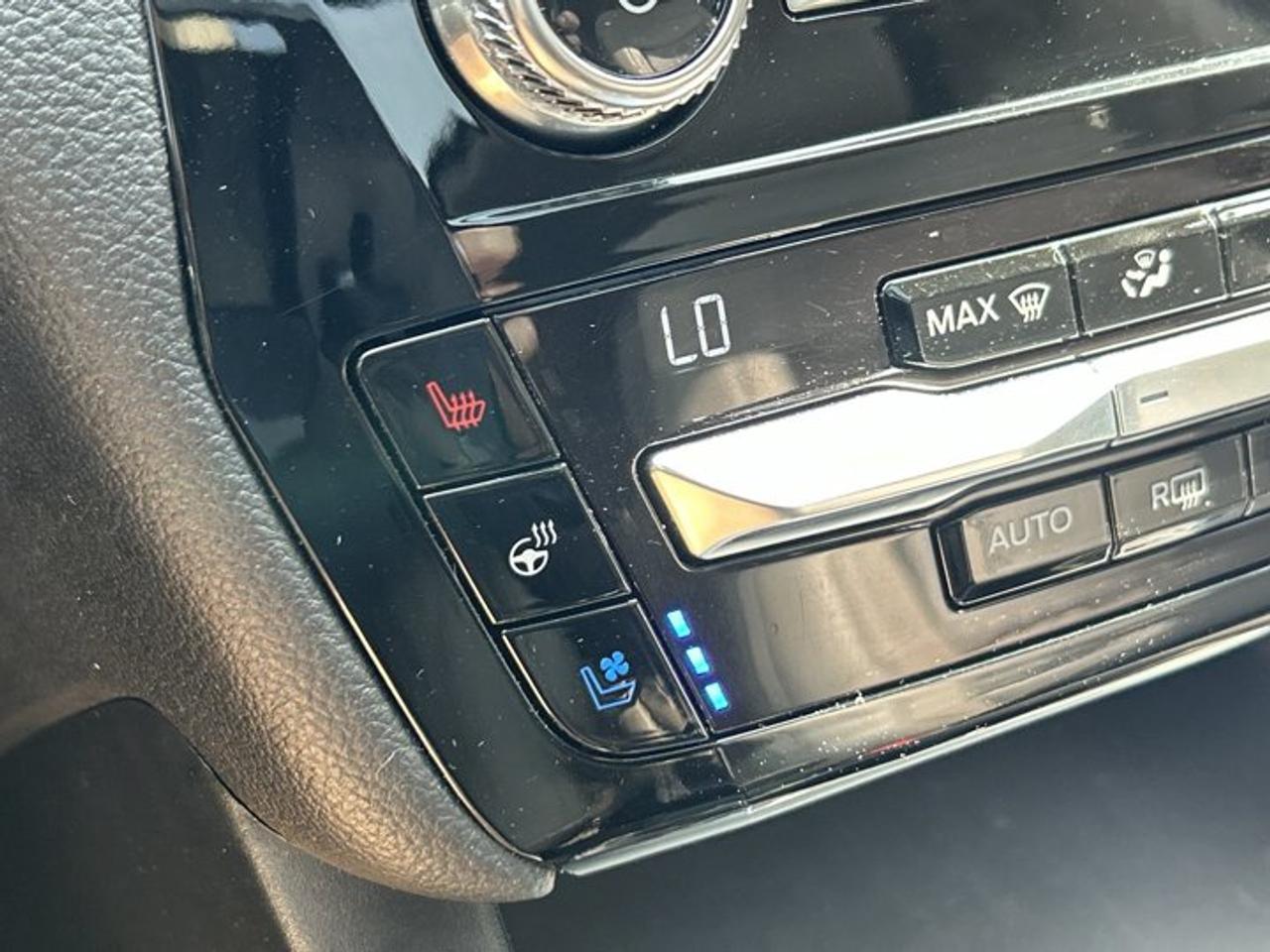 2021 Ford Explorer Limited 4WD | No Accidents | Vent. Front Seats Photo