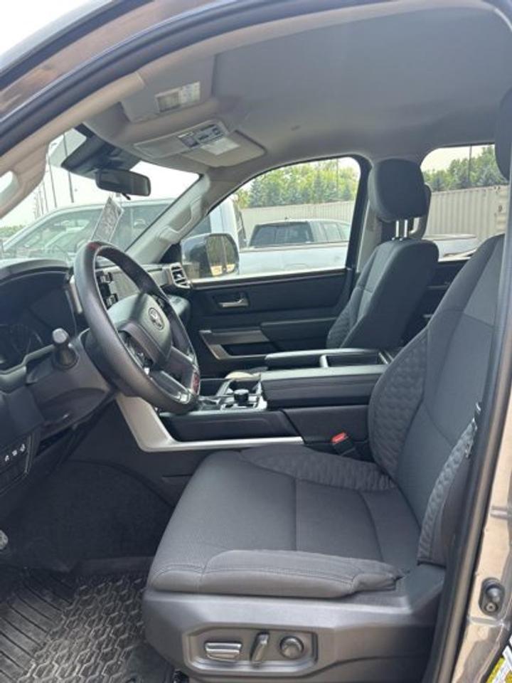 2023 Toyota Tundra SR5 Double Cab 4x4 | No Accidents | Leather Seats Photo2