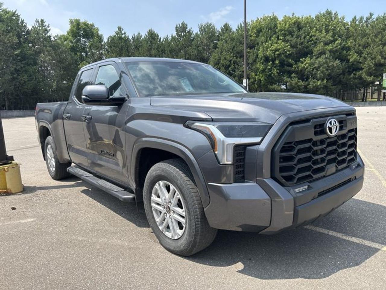 2023 Toyota Tundra SR5 Double Cab 4x4 | No Accidents | Leather Seats Photo
