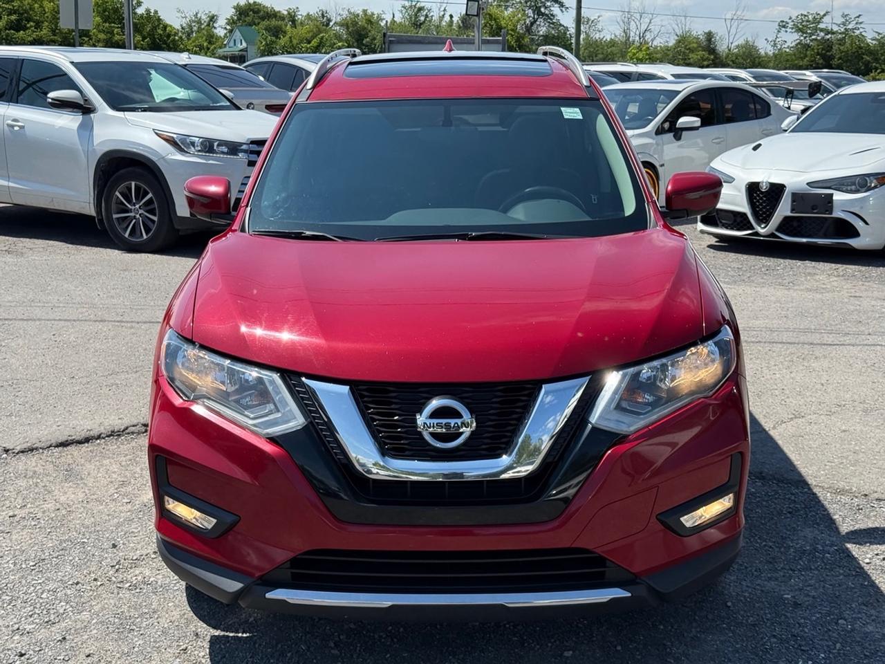 2017 Nissan Rogue SV Photo5