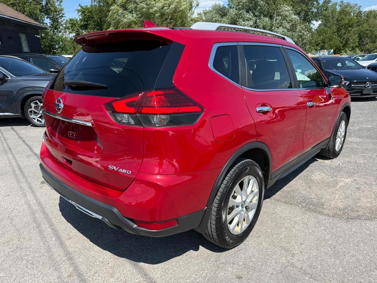 2017 Nissan Rogue SV Photo