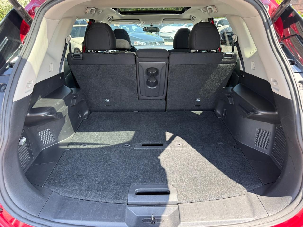 2017 Nissan Rogue SV Photo