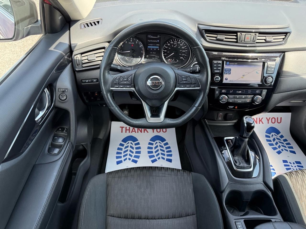 2017 Nissan Rogue SV Photo