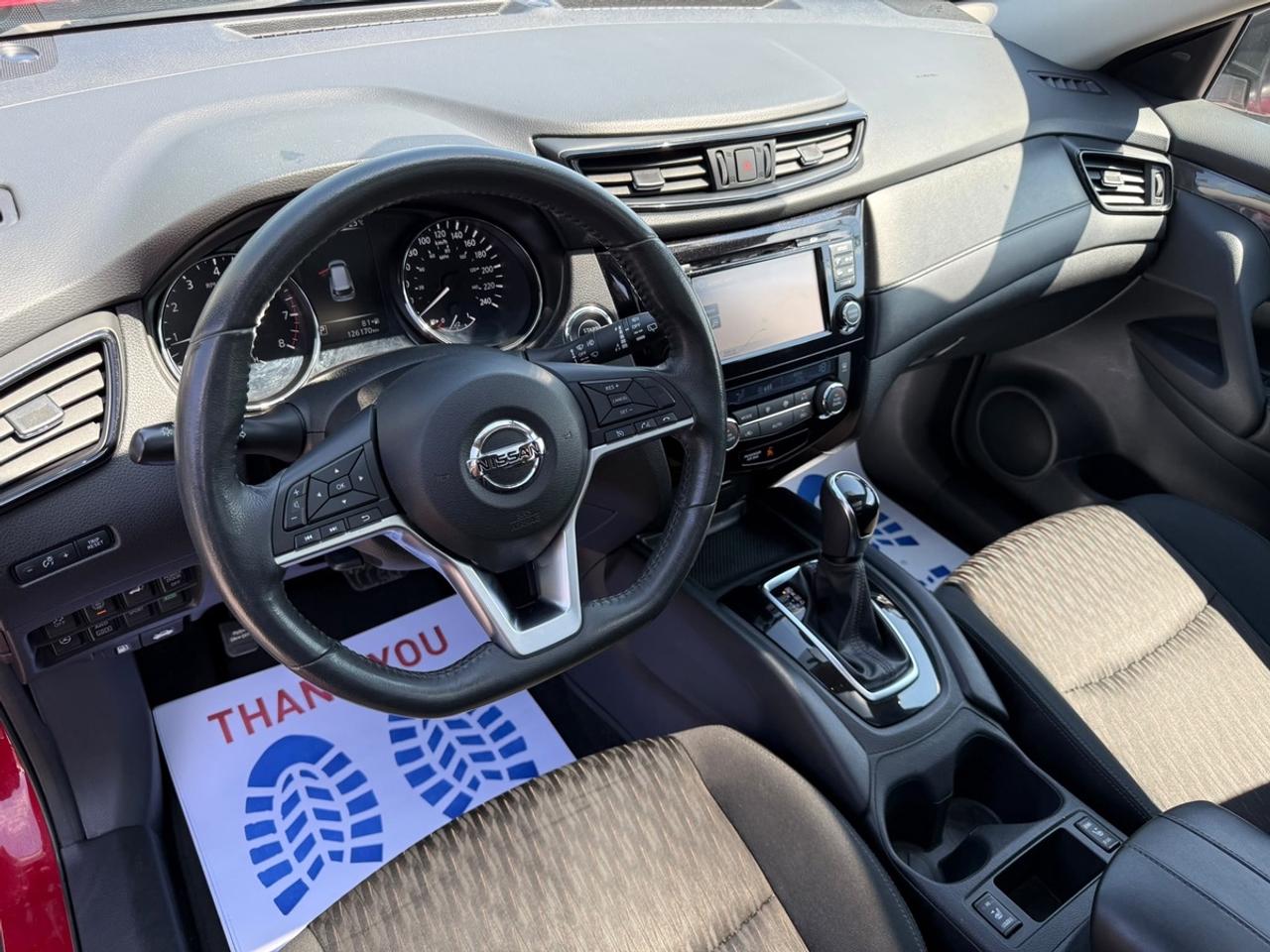 2017 Nissan Rogue SV Photo