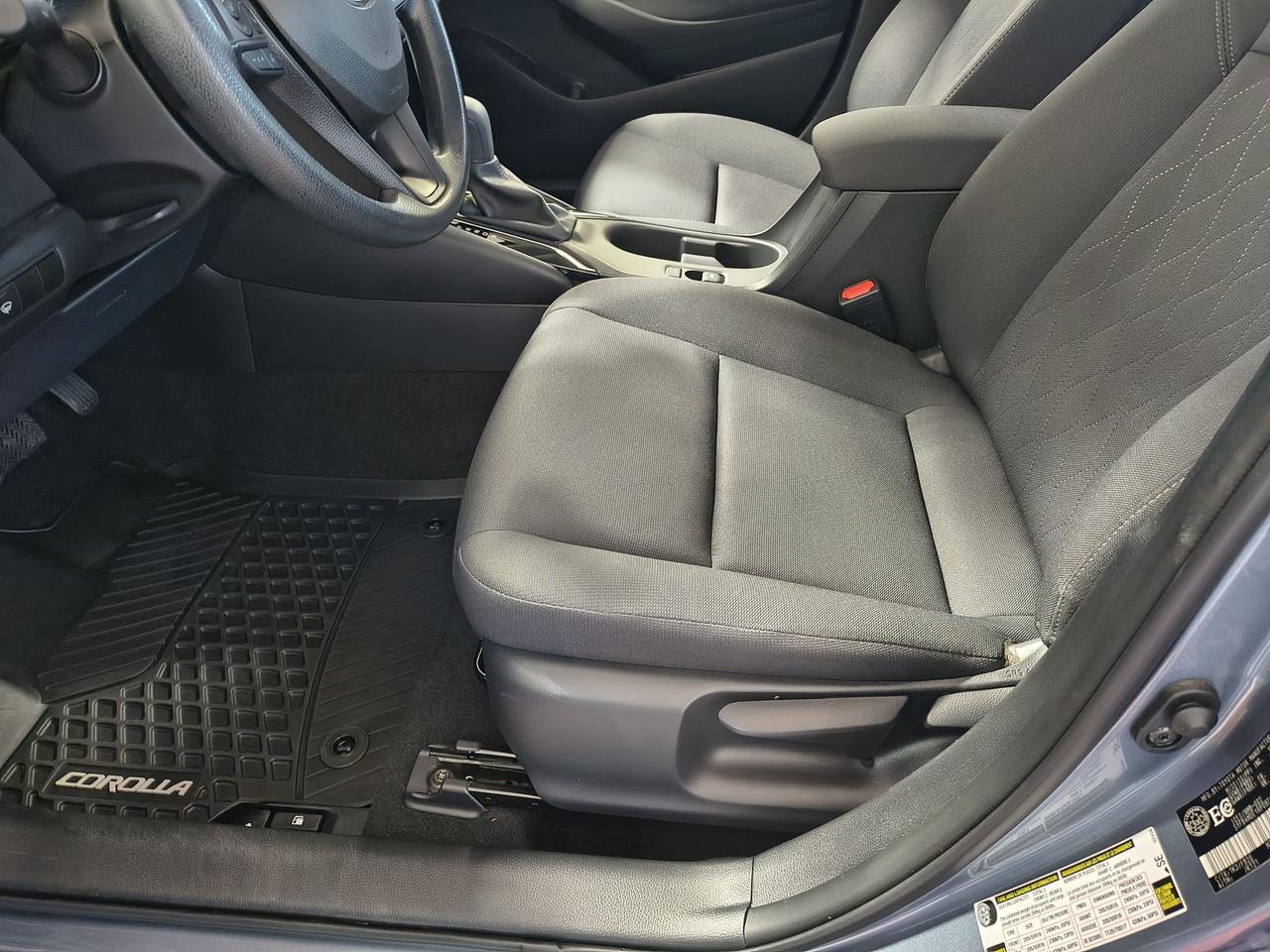 2024 Toyota Corolla LE Photo0