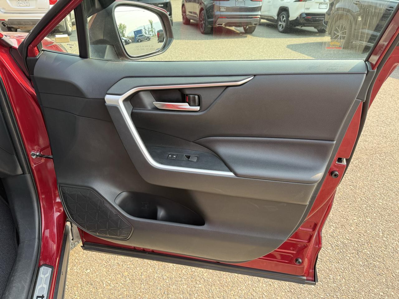 2019 Toyota RAV4 XLE Photo