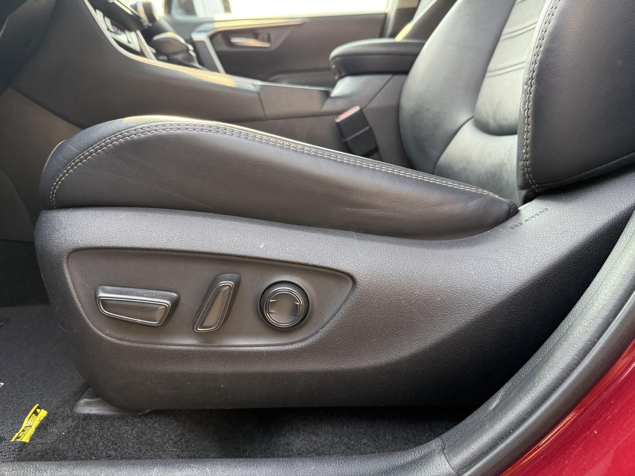2019 Toyota RAV4 XLE Photo