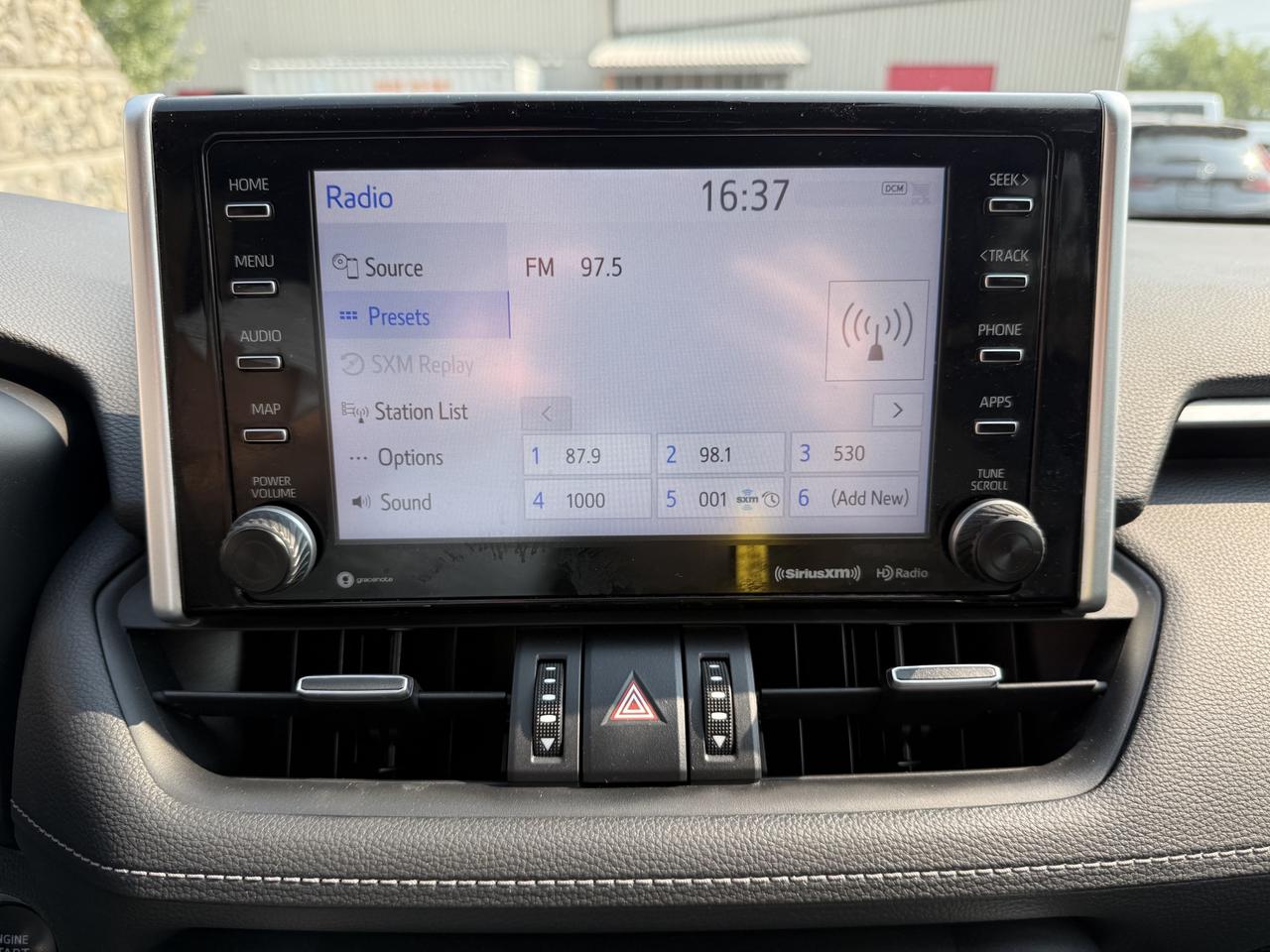 2019 Toyota RAV4 XLE Photo