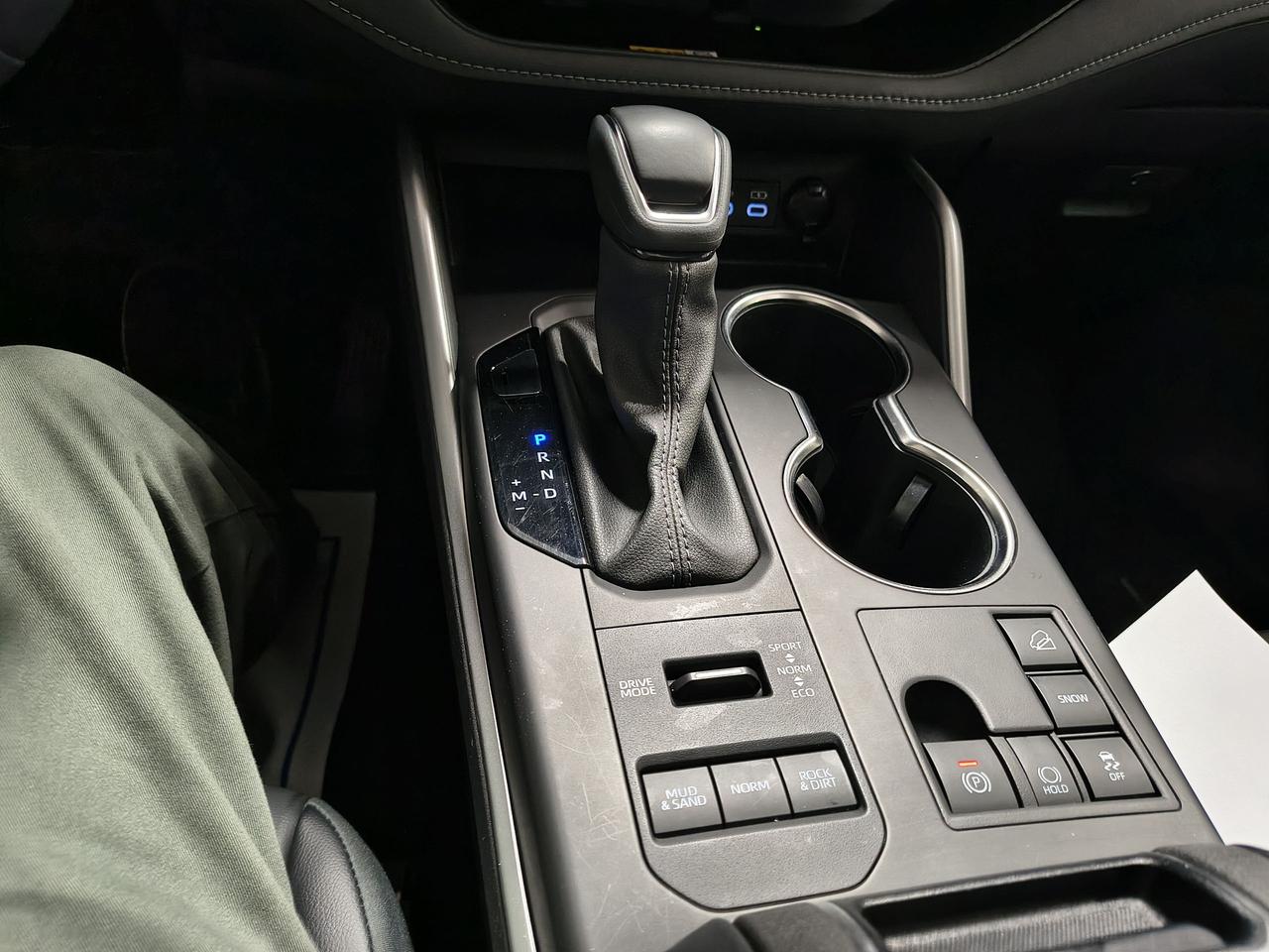 2024 Toyota Highlander XLE Photo0