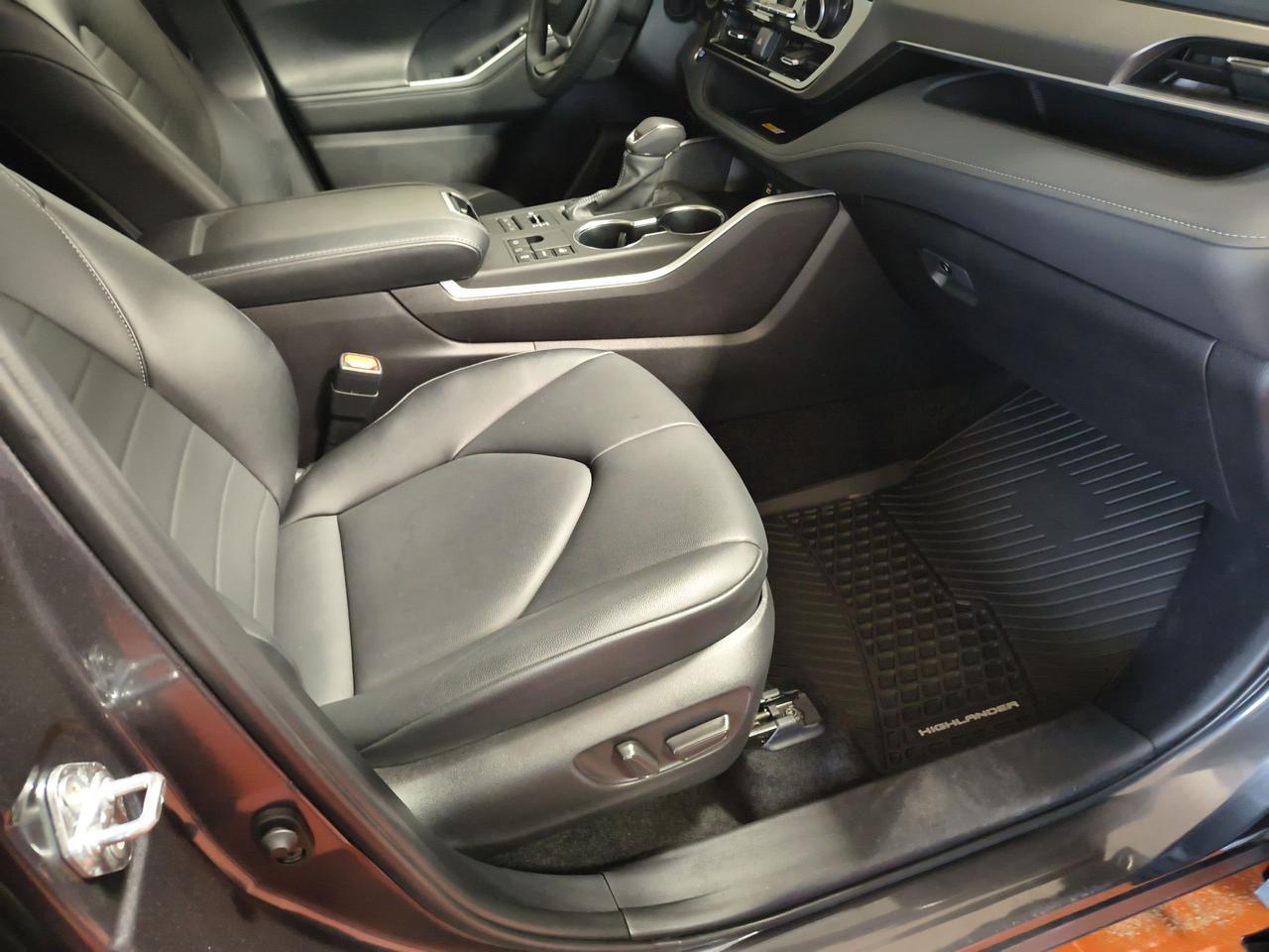 2024 Toyota Highlander XLE Photo0