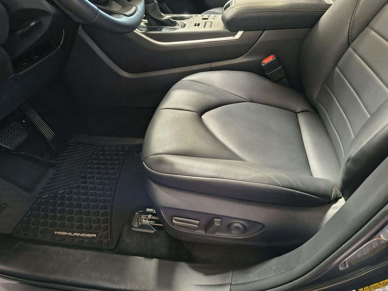 2024 Toyota Highlander XLE Photo0