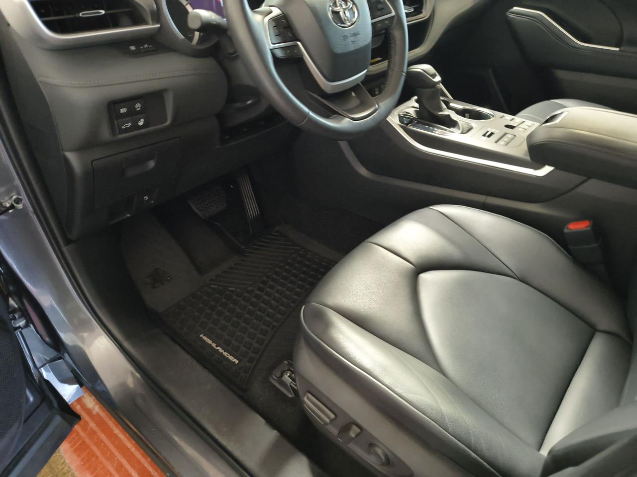 2024 Toyota Highlander XLE Photo0