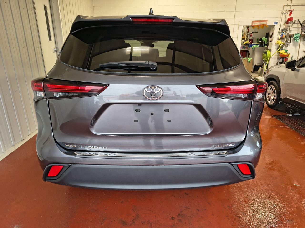 2024 Toyota Highlander XLE Photo