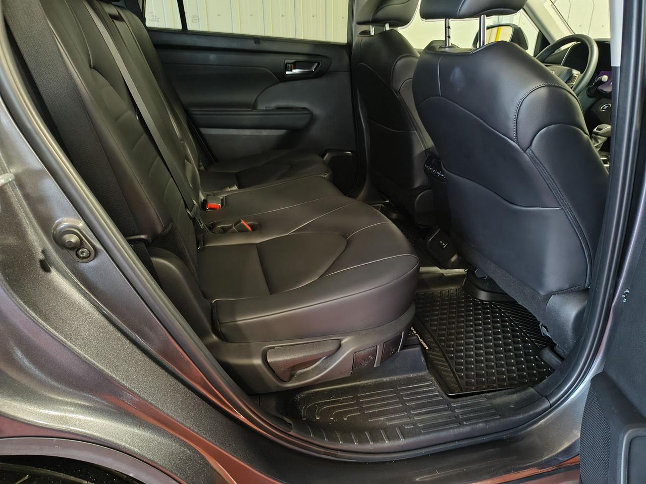 2024 Toyota Highlander XLE Photo0